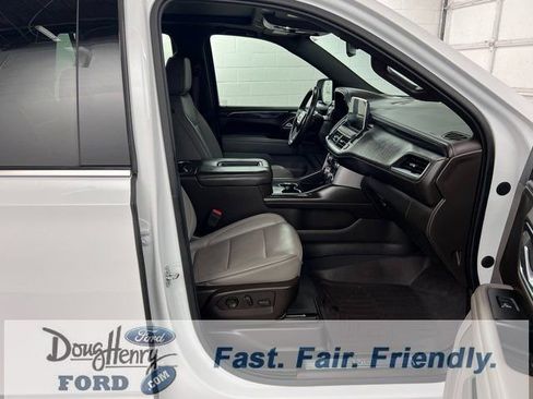 Used 2022 GMC Yukon SLT w/ SLT Premium Package image 45