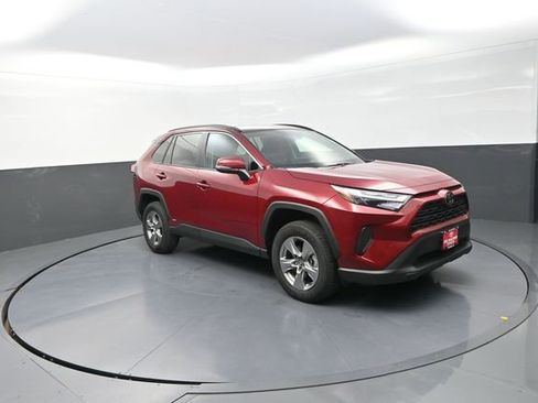 Used 2025 Toyota RAV4 XLE AWD/4WD image 22