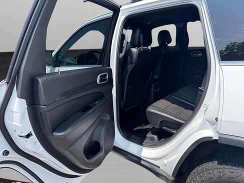 Used 2020 Jeep Grand Cherokee Laredo w/ Quick Order Package 2BN North AWD/4WD image 23