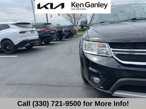 Used 2017 Dodge Journey SXT w/ Comfort/Convenience Group image 16