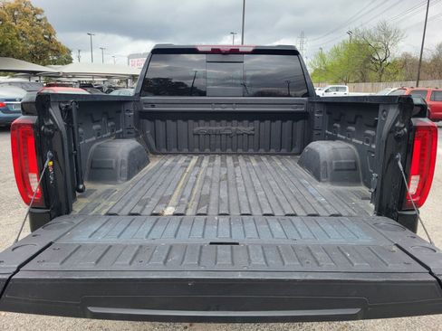 Used 2024 GMC Sierra 1500 AT4X image 32