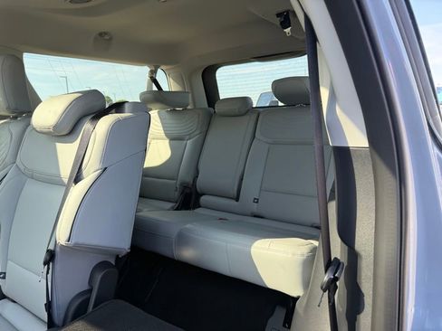 Used 2025 Ford Expedition Max Platinum w/ Platinum Ultimate Package AWD/4WD image 8