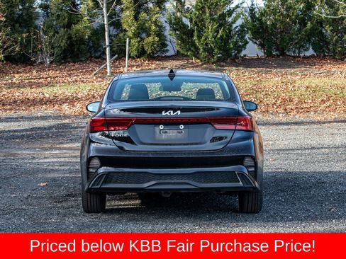 Used 2024 Kia Forte LXS image 7