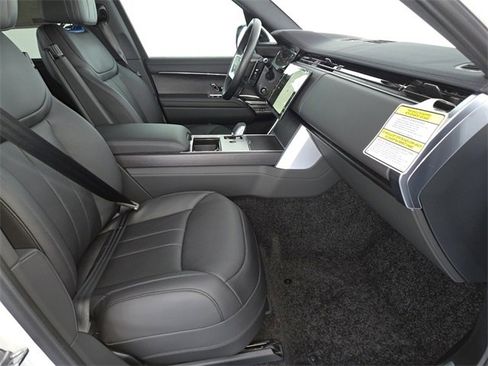 New 2026 Land Rover Range Rover Long Wheelbase SE image 3