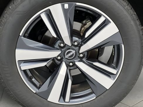 Used 2026 Nissan Rogue SL FWD image 68
