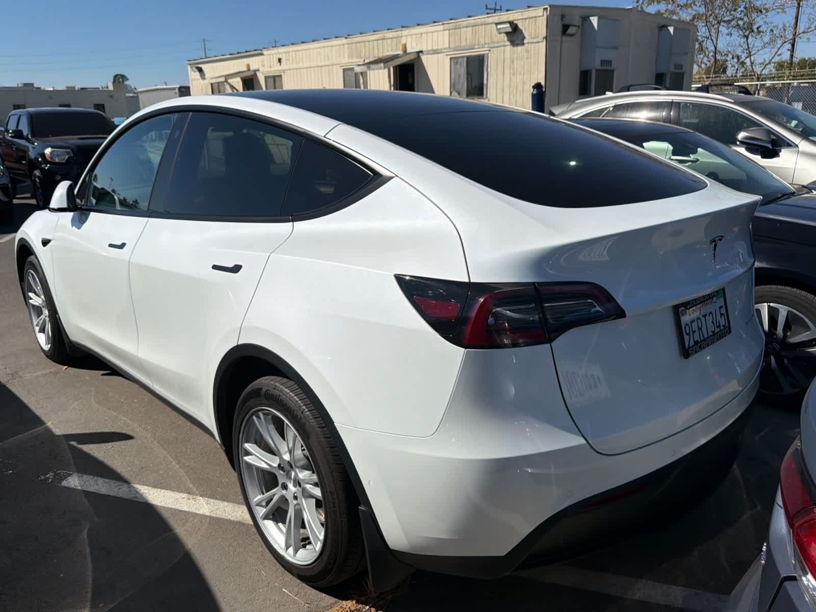 Used 2023 Tesla Model Y Long Range AWD/4WD image 4