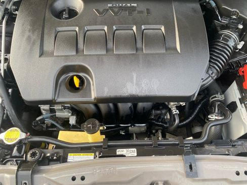 Used 2014 Toyota Corolla LE image 18