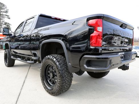 Used 2022 Chevrolet Silverado 2500 LTZ w/ LTZ Plus Package image 4