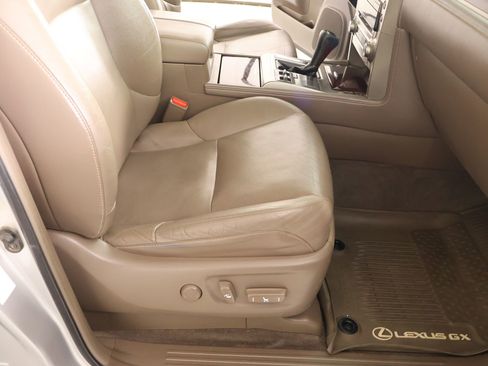 Used 2018 Lexus GX 460 Premium w/ Premium Package image 14