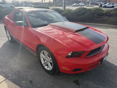 Used 2011 Ford Mustang Coupe w/ 101A Rapid Spec Order Code image 3