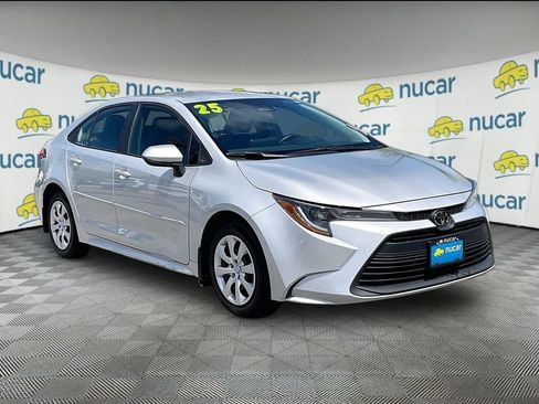 Used 2025 Toyota Corolla LE FWD image 1