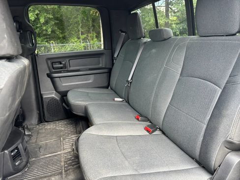 Used 2024 RAM 2500 Tradesman w/ Chrome Appearance Group AWD/4WD image 14