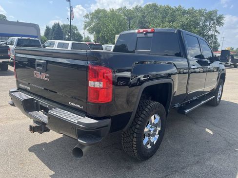 Used 2017 GMC Sierra 3500 Denali w/ Duramax Plus Package AWD/4WD image 5