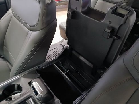 New 2025 Ford Expedition Active image 22