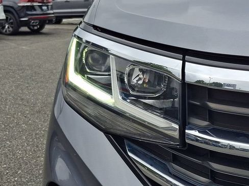 Used 2021 Volkswagen Atlas SE w/ Towing Package AWD/4WD image 9