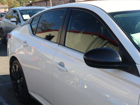Used 2020 Nissan Altima 2.5 SR FWD image 11