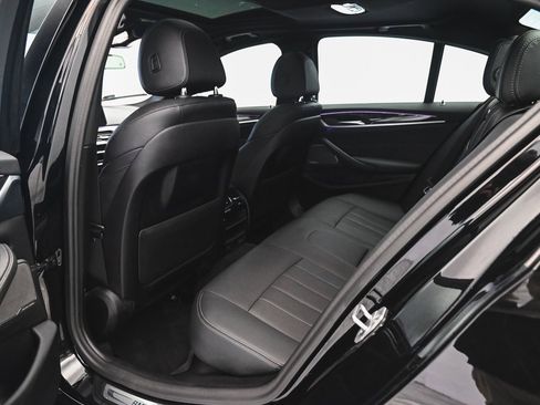 Used 2023 BMW 530e xDrive w/ Premium Package image 36