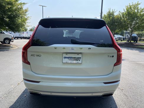 Used 2018 Volvo XC90 T6 Momentum w/ Convenience Package AWD/4WD image 8