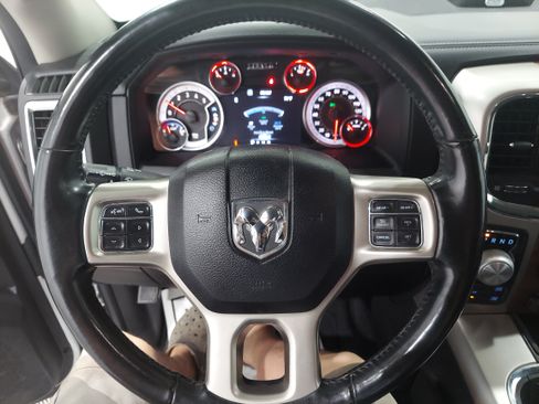 Used 2018 RAM 1500 Laramie AWD/4WD image 8