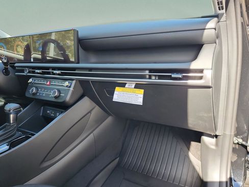 New 2026 Hyundai Tucson SE image 18