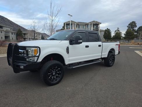 Used 2017 Ford F250 XLT w/ FX4 Off-Road Package image 7