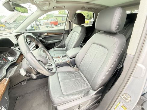 Used 2019 Audi Q5 2.0T Premium w/ Convenience Package AWD/4WD image 10