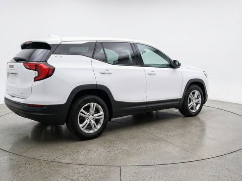 Used 2024 GMC Terrain SLE image 9