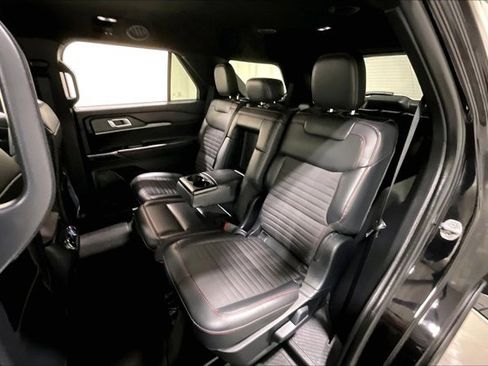 Used 2025 Ford Explorer ST-Line w/ ST-Line Street Pack AWD/4WD image 26