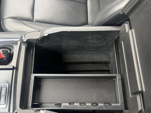 Used 2022 Ford Expedition Max XLT image 19