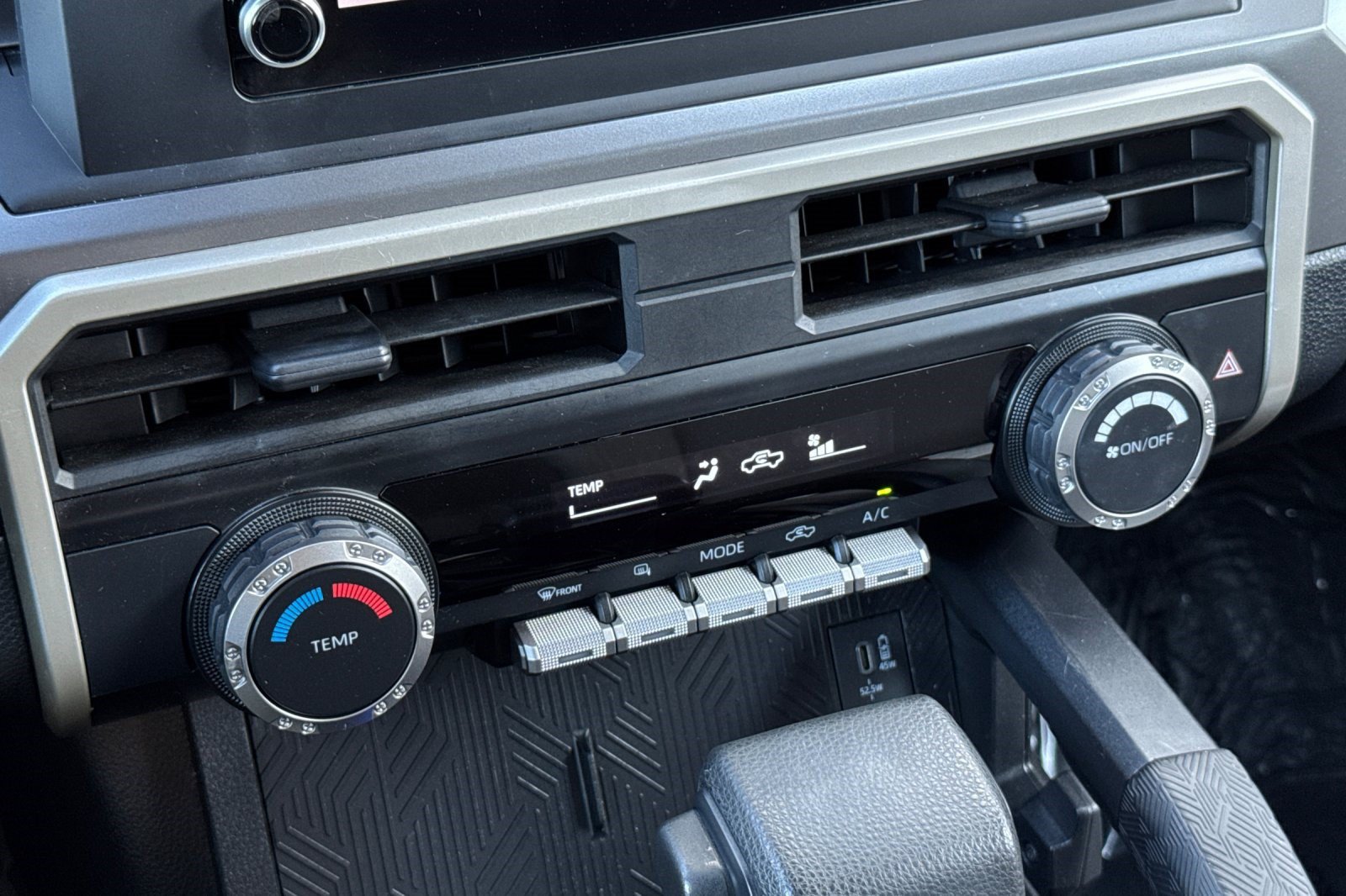 Used 2024 Toyota Tacoma SR5 AWD/4WD image 19