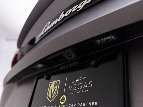 Used 2021 Lamborghini Urus image 23