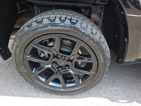 Used 2021 RAM 1500 Laramie AWD/4WD image 30