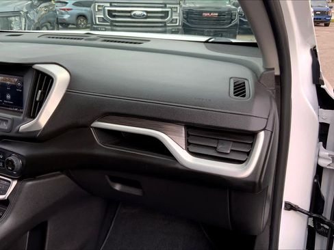 Certified 2022 GMC Terrain SLE w/ Driver Convenience Package image 16