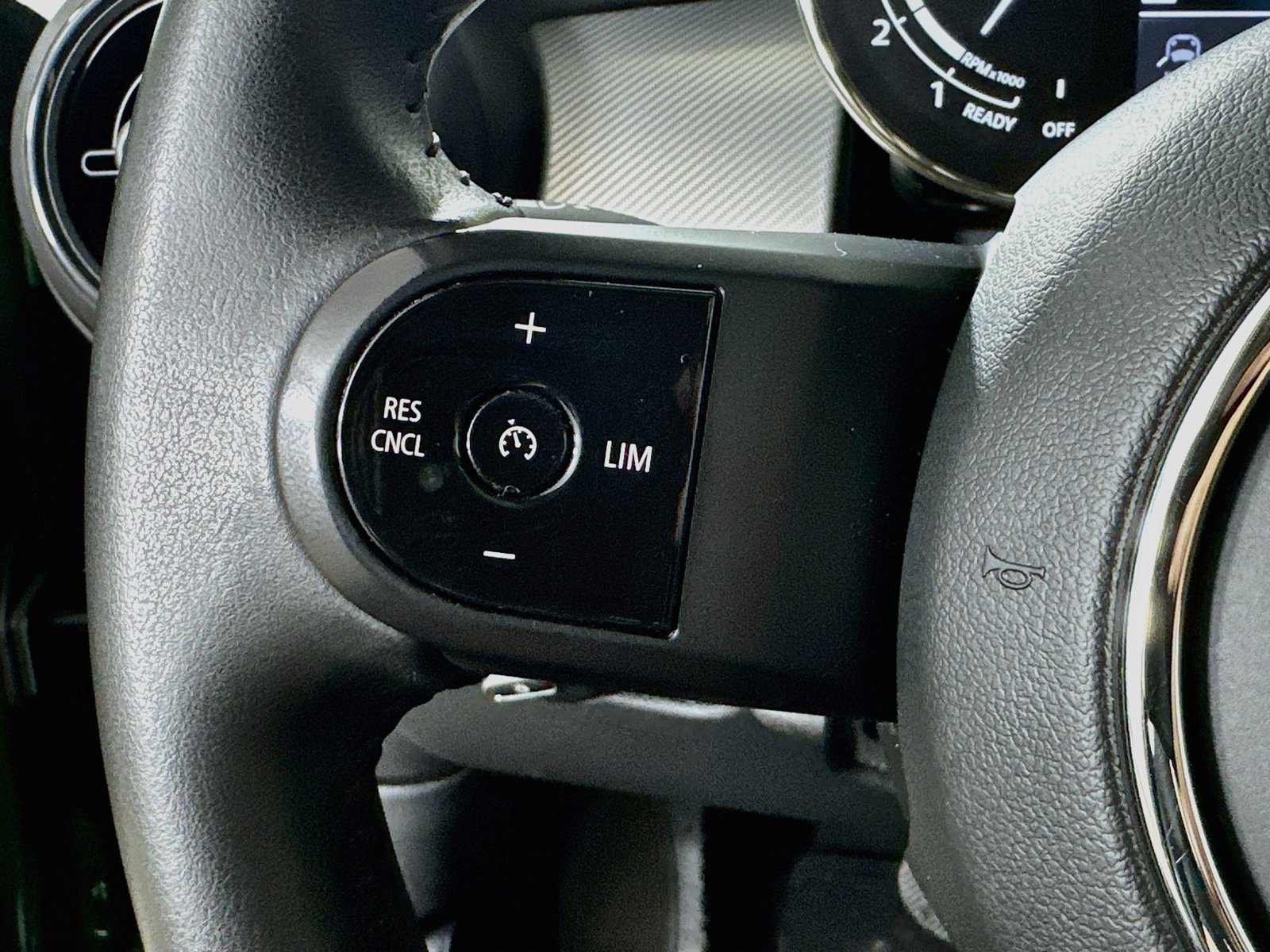 Certified 2023 MINI Cooper 2-Door Hardtop FWD image 18