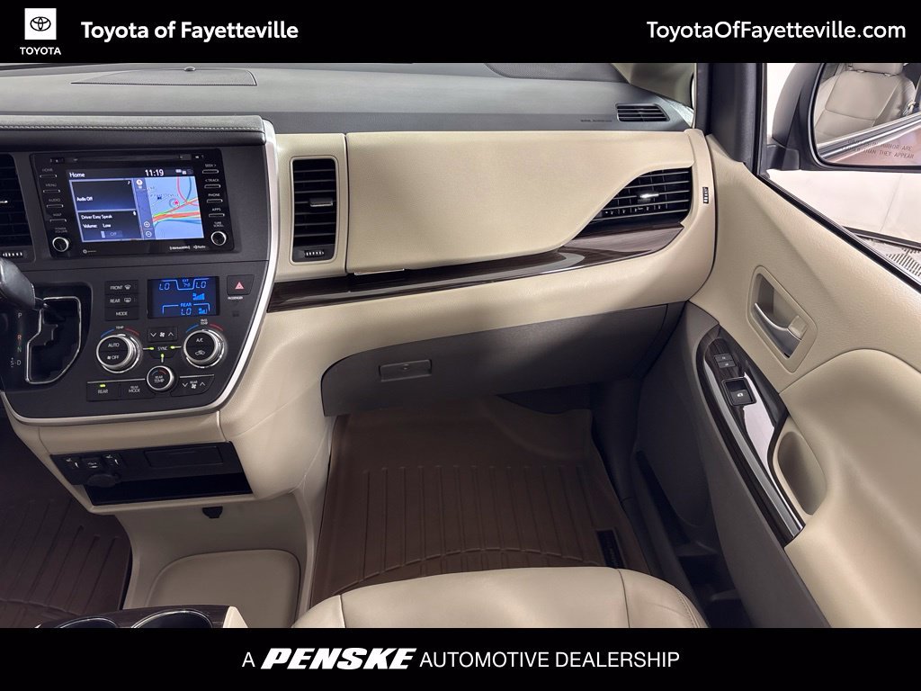 Used 2020 Toyota Sienna XLE w/ XLE Navigation Package FWD image 20