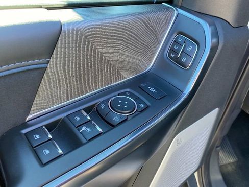 New 2025 Ford F250 Platinum image 11