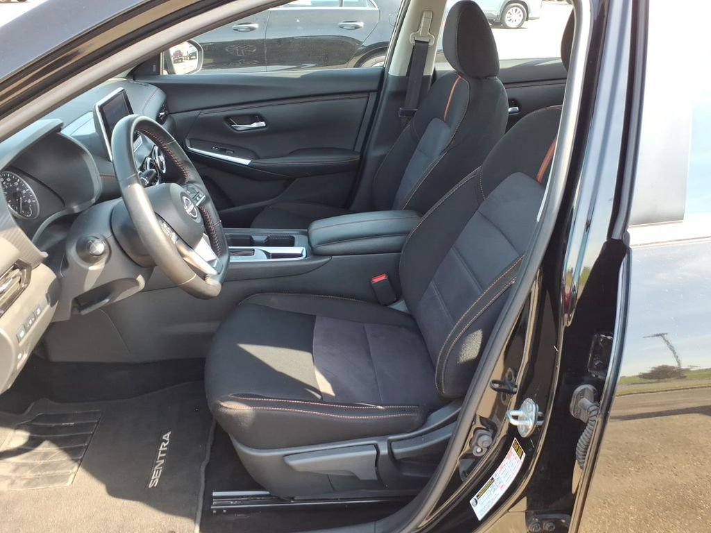 Used 2025 Nissan Sentra SR FWD image 10
