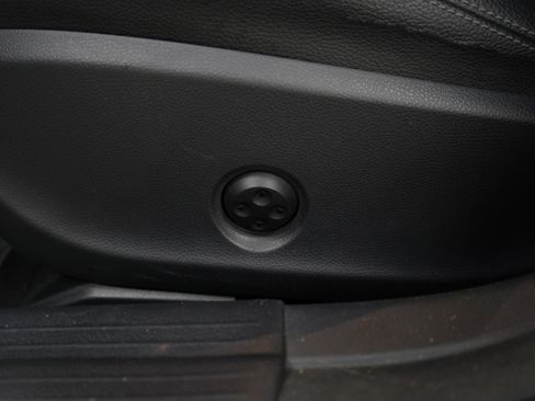 Used 2019 Mercedes-Benz CLA 250 4MATIC image 24