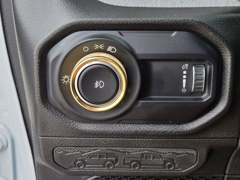 Used 2025 Jeep Wrangler Sport AWD/4WD image 21
