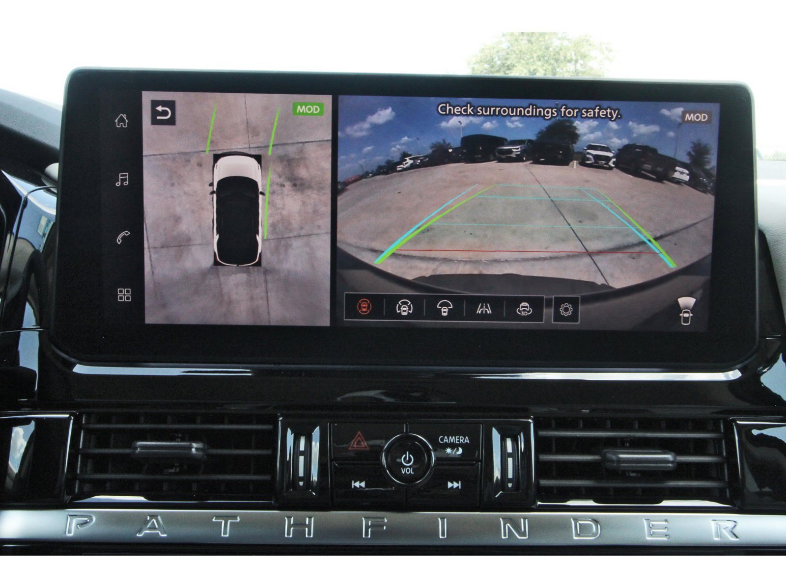 Certified 2026 Nissan Pathfinder SL AWD/4WD image 28