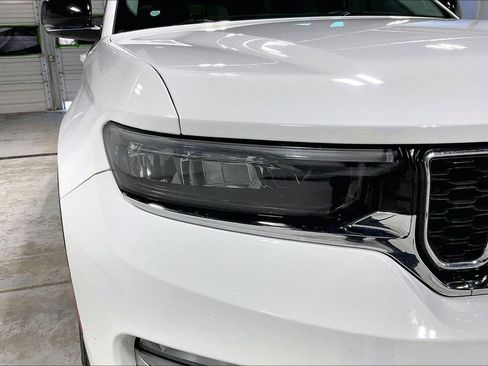 Used 2023 Jeep Grand Cherokee Limited image 38