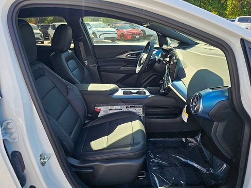 New 2026 Chevrolet Equinox EV LT AWD/4WD image 11