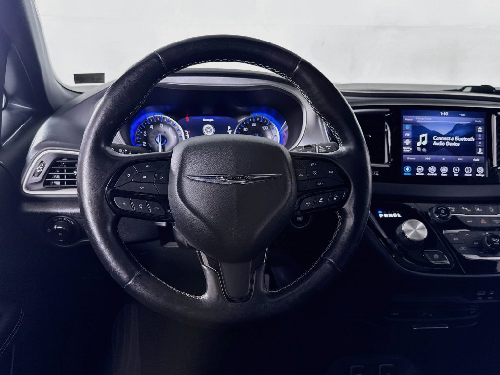 Used 2020 Chrysler Pacifica Touring-L Plus w/ Advanced Safetytec Group FWD image 9