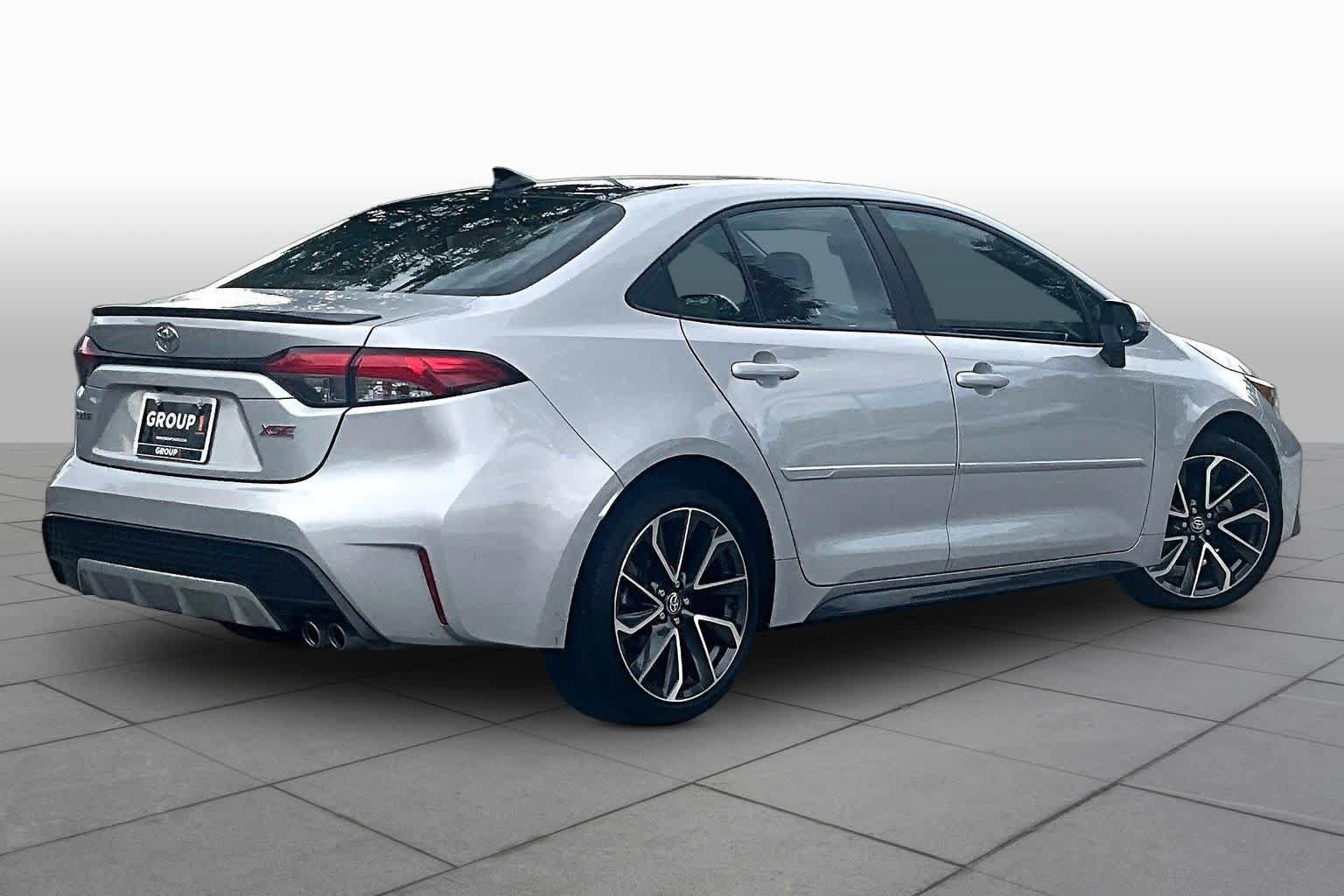 Used 2022 Toyota Corolla XSE FWD image 13
