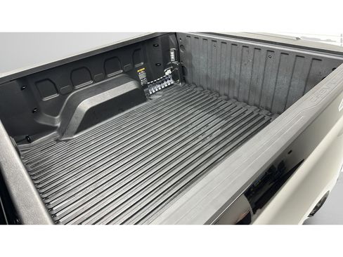 Used 2024 Chevrolet Silverado 1500 LT AWD/4WD image 10