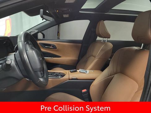 Used 2025 Toyota Crown Signia w/ Advanced Technology Package AWD/4WD image 12