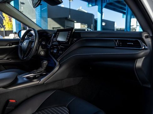 Used 2024 Toyota Camry SE image 29