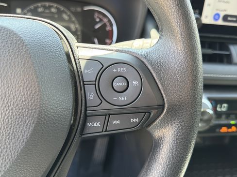 Used 2025 Toyota RAV4 XLE image 25