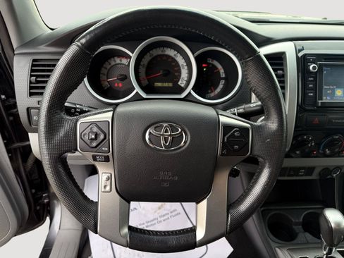 Used 2015 Toyota Tacoma 4x4 Double Cab w/ TRD Off-Road Package image 17
