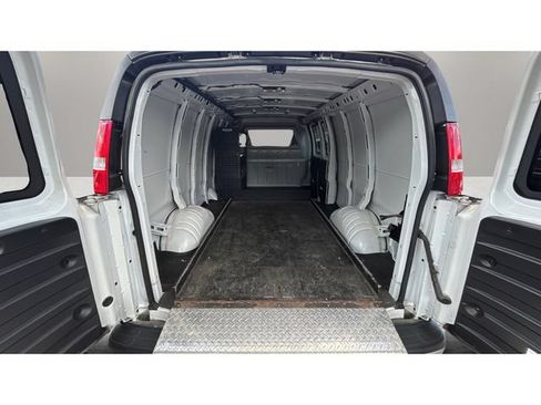 Used 2022 Chevrolet Express 2500 Extended w/ Driver Convenience Package RWD image 33